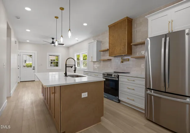 Photo 3 of Sale Pending at 119 Idlewild Ave, Raleigh, NC 27601 | MLS# 10173279 | Listing updated on 2026-08-31