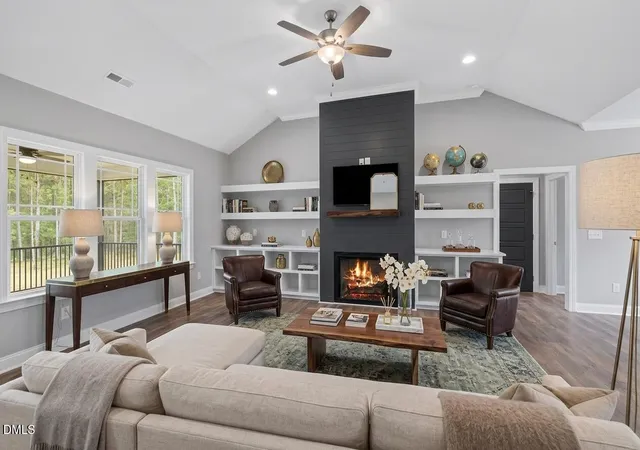 Photo 3 of Sale Pending at 183 Batten Hl Ln, Selma, NC 27576 | MLS# 10173548 | Listing updated on 2026-08-26