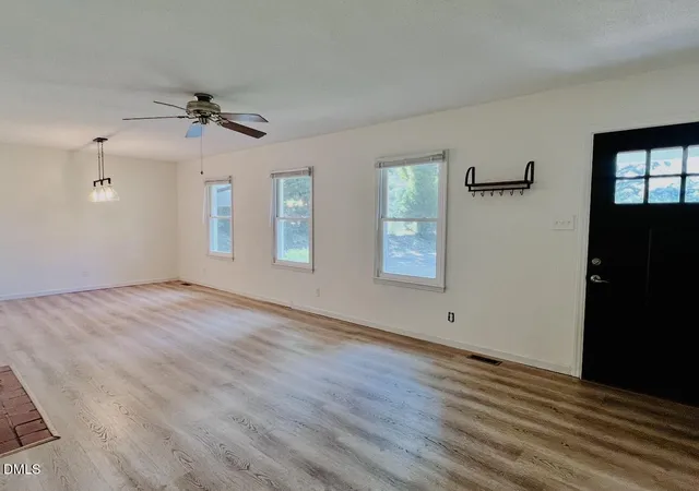 5th image of 737 Lakeview Dr, Henderson, NC 27536 | MLS# 10173321
