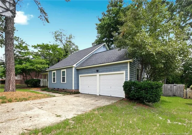 Photo 2 of Sale Pending at 3632 Daughtridge Dr, Fayetteville, NC 28311 | MLS# 764054 | Listing updated on 2026-09-12
