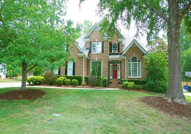 Photo 3 of Sale Pending at 3017 Glenwood Dr, Durham, NC 27705 | MLS# 10181143 | Listing updated on 2026-09-08