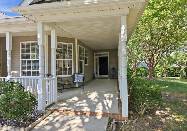 3rd image of 204 Crystal Brook Ln, Cary, NC 27519 | MLS# 10175024