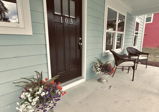 Photo 1 of Single family home for sale at 105 Hunter Pl, Carrboro, NC 27510 | MLS# 10173722 | Listing updated on 2026-08-23