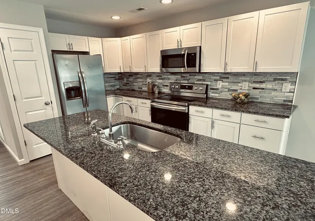 Photo 4 of Single family home for sale at 105 Hunter Pl, Carrboro, NC 27510 | MLS# 10173722 | Listing updated on 2026-08-23