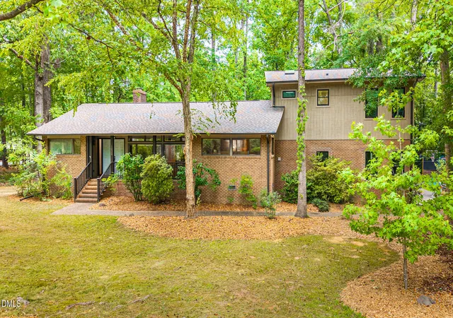 Homes for sale in Chapel Hill, NC | 1020 Burning Tree Dr, Chapel Hill, NC 27517 | MLS# 10173485