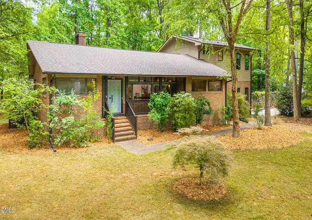Photo 4 of Single family home for sale at 1020 Burning Tree Dr, Chapel Hill, NC 27517 | MLS# 10173485 | Listing updated on 2026-08-23