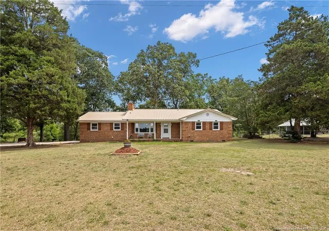Homes for sale in Red Springs, NC | 113 Lakeview Dr, Red Springs, NC 28377 | MLS# 764126