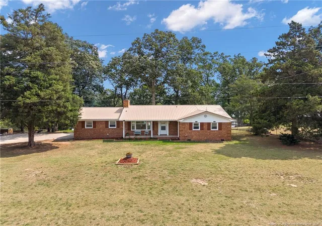Homes for sale in Red Springs, NC | 113 Lakeview Dr, Red Springs, NC 28377 | MLS# 764126