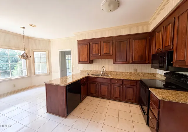 2nd image of 345 Courtyard Ln, Fayetteville, NC 28303 | MLS# 10173817