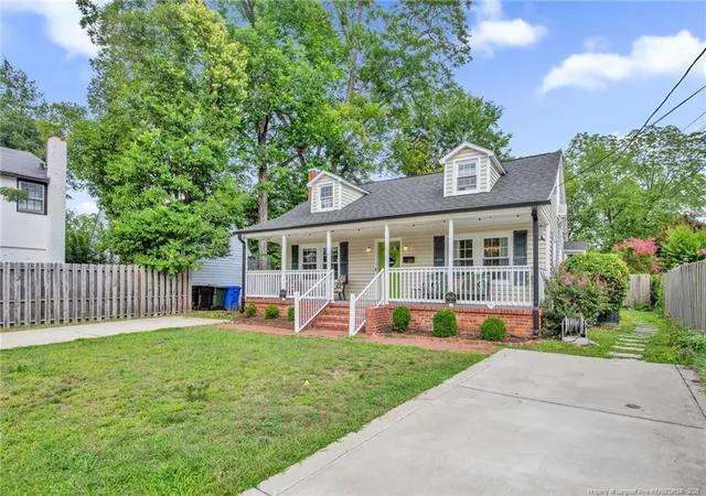 Photo 3 of Single family home for sale at 220 Bethune St, Fayetteville, NC 28305 | MLS# 764178 | Listing updated on 2026-08-26