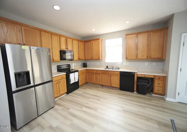 Photo 4 of Sale Pending at 2718 Summer Strm Dr, Raleigh, NC 27610 | MLS# 10173687 | Listing updated on 2026-09-10
