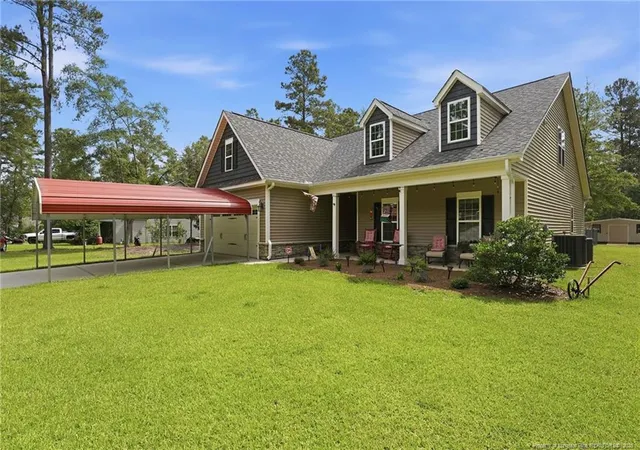 Photo 5 of Single family home for sale at 804 Lewis St, Raeford, NC 28376 | MLS# 764111 | Listing updated on 2026-09-04