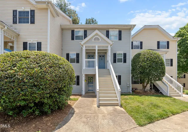 Homes for sale in Chapel Hill, NC | 213 Schultz St, Chapel Hill, NC 27514 | MLS# 10174473