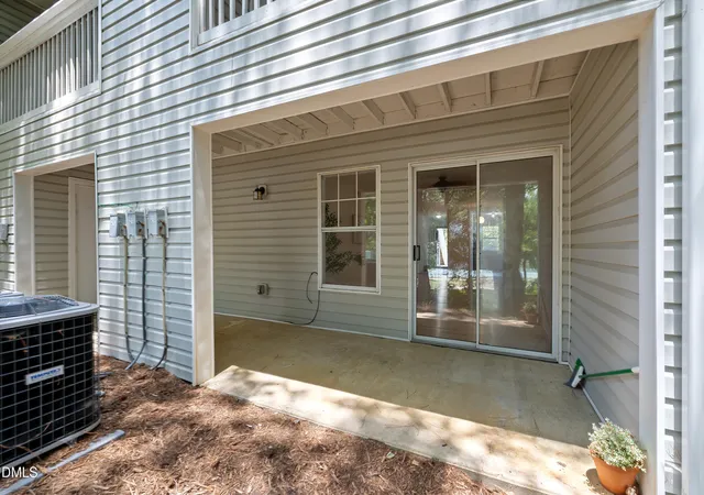 Listing Photo 2 - Condo for sale in building located at 213 Schultz St, Chapel Hill, NC 27514 - Unit #