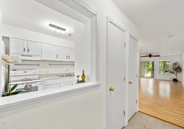 Homes for sale in Chapel Hill, NC | 213 Schultz St, Chapel Hill, NC 27514 | MLS# 10174473