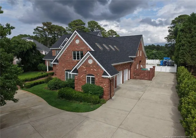 Photo 3 of Sale Pending at 105 Great Oaks Dr, Fayetteville, NC 28303 | MLS# 763036 | Listing updated on 2026-09-09