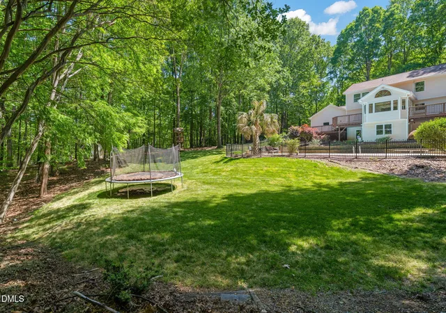 Photo 3 of Single family home for sale at 5016 Elkwood Ct, Raleigh, NC 27613 | MLS# 10173725 | Listing updated on 2026-08-21