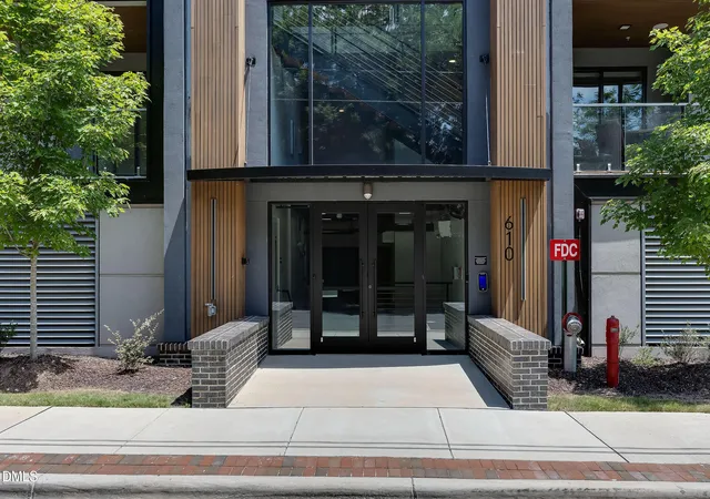 3rd image of 610 N Roxboro St, Durham, NC 27701