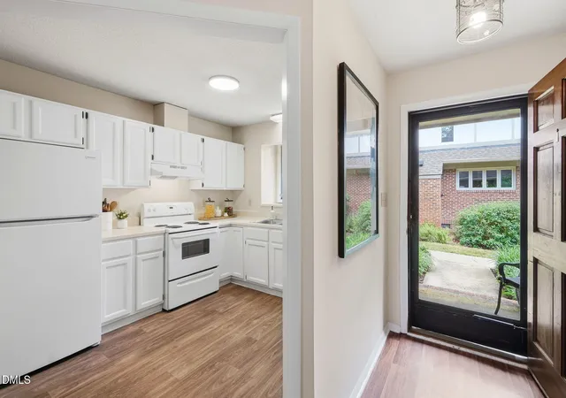Homes for sale in Chapel Hill, NC | 127 Essex Dr, Chapel Hill, NC 27514 | MLS# 10175467