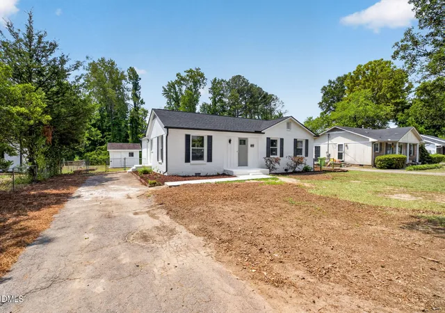 Photo 4 of Single family home for sale at 2520 Little John Rd, Raleigh, NC 27610 | MLS# 10178404 | Listing updated on 2026-09-01
