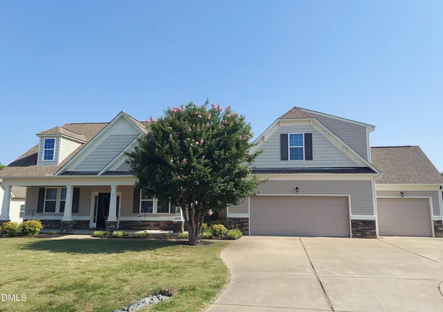 Photo 2 of Single family home for sale at 5 Seahorse Ct, Benson, NC 27504 | MLS# 10173870 | Listing updated on 2026-10-05