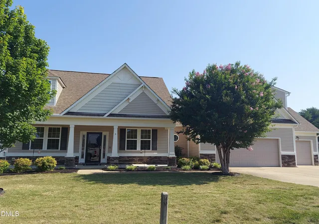 Photo 1 of Single family home for sale at 5 Seahorse Ct, Benson, NC 27504 | MLS# 10173870 | Listing updated on 2026-10-05