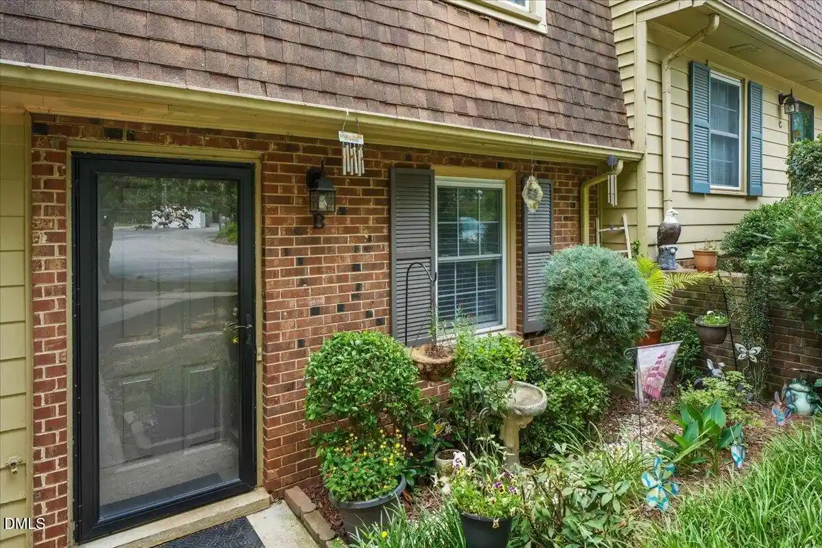 Listing Photo 2 - Condo for sale in 4700 Blue Bird Ct located at 4700 Blue Bird Ct, Raleigh, NC 27606 - Unit 4700 Blue Bird Ct