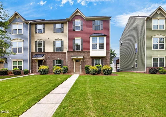 Photo 1 of Sale Pending at 3742 Speer Blvd, Charlotte, NC 28217 | MLS# 10174036 | Listing updated on 2026-08-25