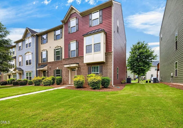 Photo 3 of Sale Pending at 3742 Speer Blvd, Charlotte, NC 28217 | MLS# 10174036 | Listing updated on 2026-08-25