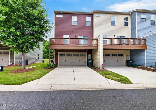 Photo 4 of Sale Pending at 3742 Speer Blvd, Charlotte, NC 28217 | MLS# 10174036 | Listing updated on 2026-08-25