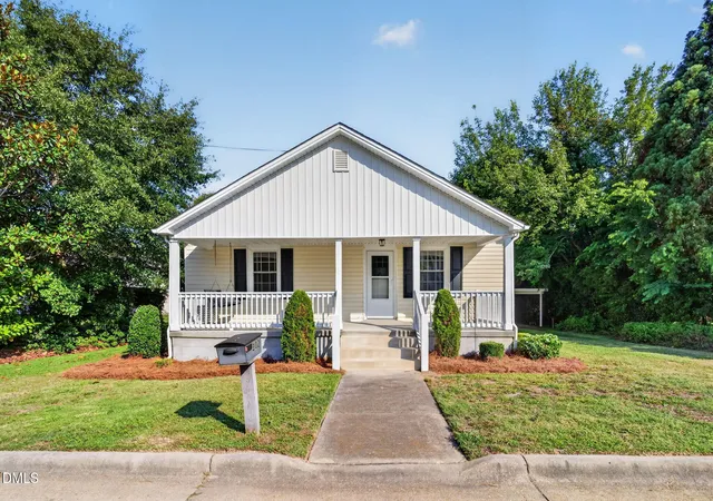 1st image of 302 S Mckay Ave, Dunn, NC 28334 | MLS# 10173919