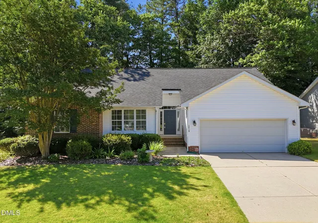 Homes for sale in Apex, NC | 1219 Waterford Green Dr, Apex, NC 27502 | MLS# 10174198