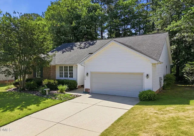 Homes for sale in Apex, NC | 1219 Waterford Green Dr, Apex, NC 27502 | MLS# 10174198
