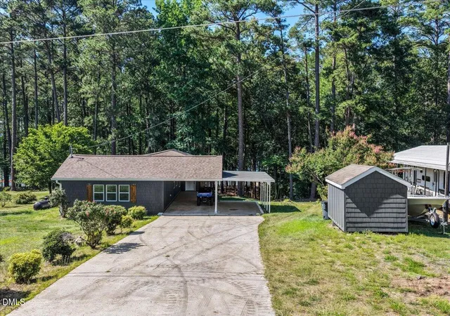 3rd image of 950 Cedar Cove Rd, Henderson, NC 27537 | MLS# 10174038