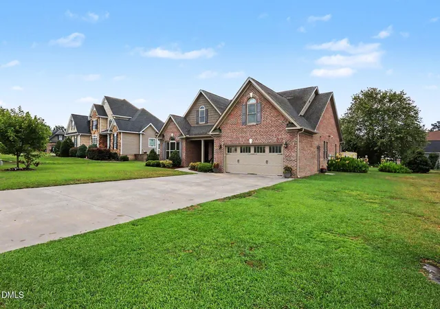 Photo 2 of Single family home for sale at 1404 Sunset Dr, Goldsboro, NC 27534 | MLS# 10174111 | Listing updated on 2026-07-23