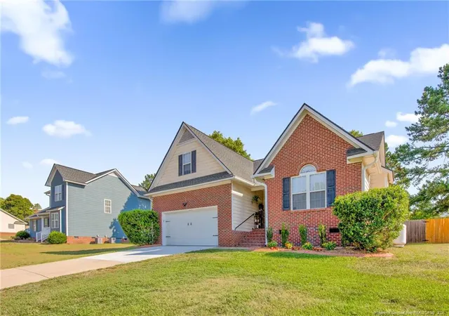 2nd image of 4114 Batesburg Dr, Hope Mills, NC 28348 | MLS# 764311