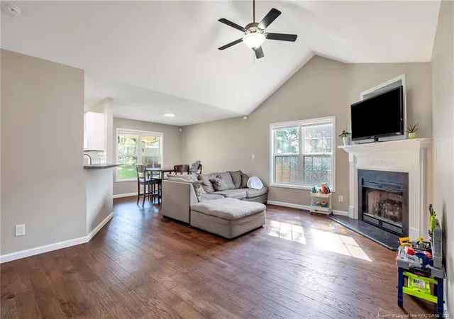 4th image of 4114 Batesburg Dr, Hope Mills, NC 28348 | MLS# 764311