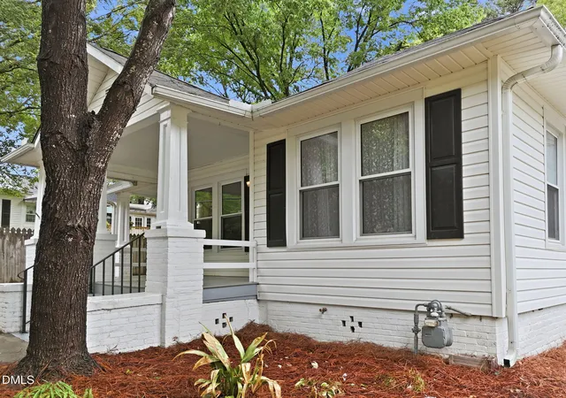 Homes for sale in Oxford, NC | 305 Gilliam St, Oxford, NC 27565 | MLS# 10175451