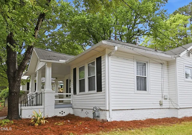 Homes for sale in Oxford, NC | 305 Gilliam St, Oxford, NC 27565 | MLS# 10175451