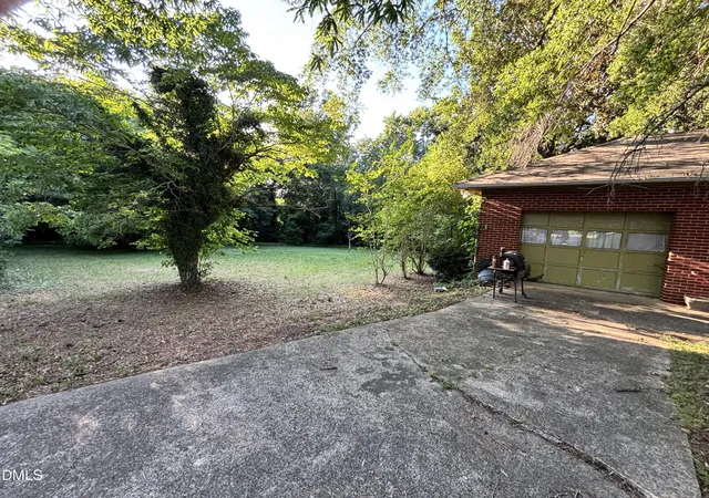Photo 3 of Single family home for sale at 114 College St, Warrenton, NC 27589 | MLS# 10179162 | Listing updated on 2026-09-02