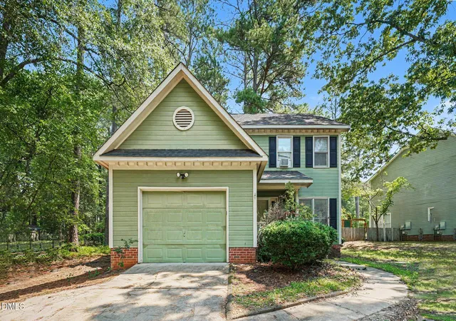Photo 1 of Single family home for sale at 808 Hilton Dr, Fayetteville, NC 28311 | MLS# 10174199 | Listing updated on 2026-09-15