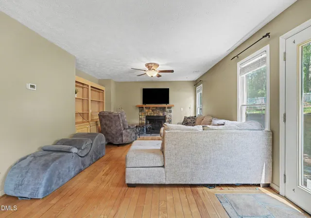 Photo 4 of Single family home for sale at 808 Hilton Dr, Fayetteville, NC 28311 | MLS# 10174199 | Listing updated on 2026-09-15