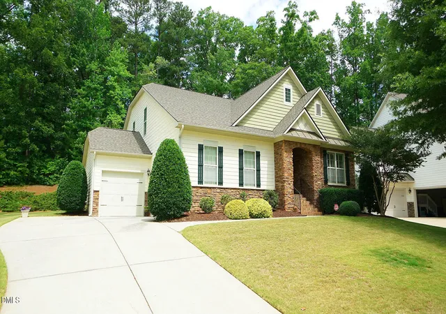 Photo 2 of Sale Pending at 12820 Edsel Dr, Raleigh, NC 27613 | MLS# 10175025 | Listing updated on 2026-08-28