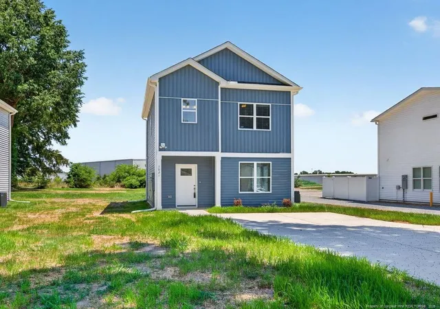 Photo 3 of Sale Pending at 1021 E Harnett St, Dunn, NC 28334 | MLS# 764348 | Listing updated on 2026-08-26