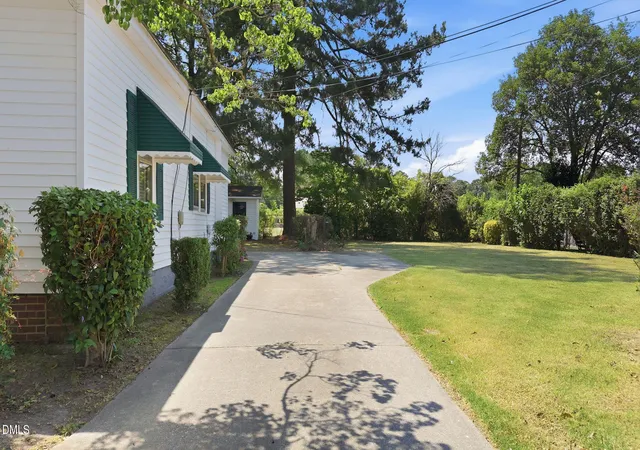 Photo 4 of Sale Pending at 832 Garvis St, Rocky Mount, NC 27803 | MLS# 10174154 | Listing updated on 2026-09-14