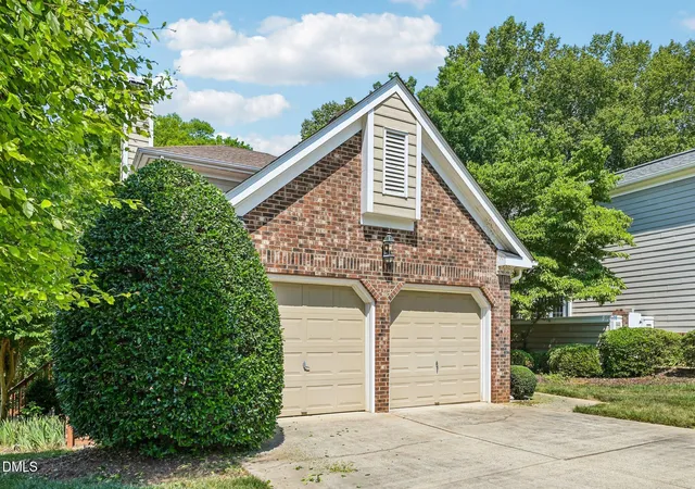 Homes for sale in Mebane, NC | 204 Walter Hagen Dr, Mebane, NC 27302 | MLS# 10174184