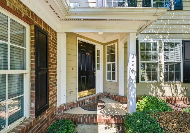 Homes for sale in Mebane, NC | 204 Walter Hagen Dr, Mebane, NC 27302 | MLS# 10174184