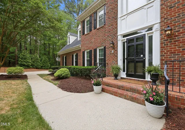 Photo 2 of Sale Pending at 424 Grosvenor Dr, Raleigh, NC 27615 | MLS# 10174925 | Listing updated on 2026-09-13