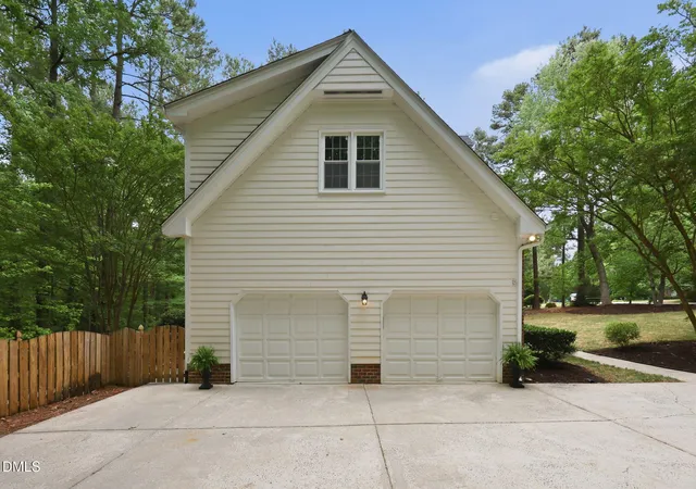 Photo 3 of Sale Pending at 424 Grosvenor Dr, Raleigh, NC 27615 | MLS# 10174925 | Listing updated on 2026-09-13