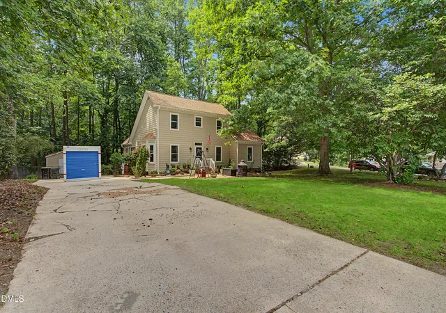 Homes for sale in Apex, NC | 500 Pinewood Dr, Apex, NC 27502 | MLS# 10174811
